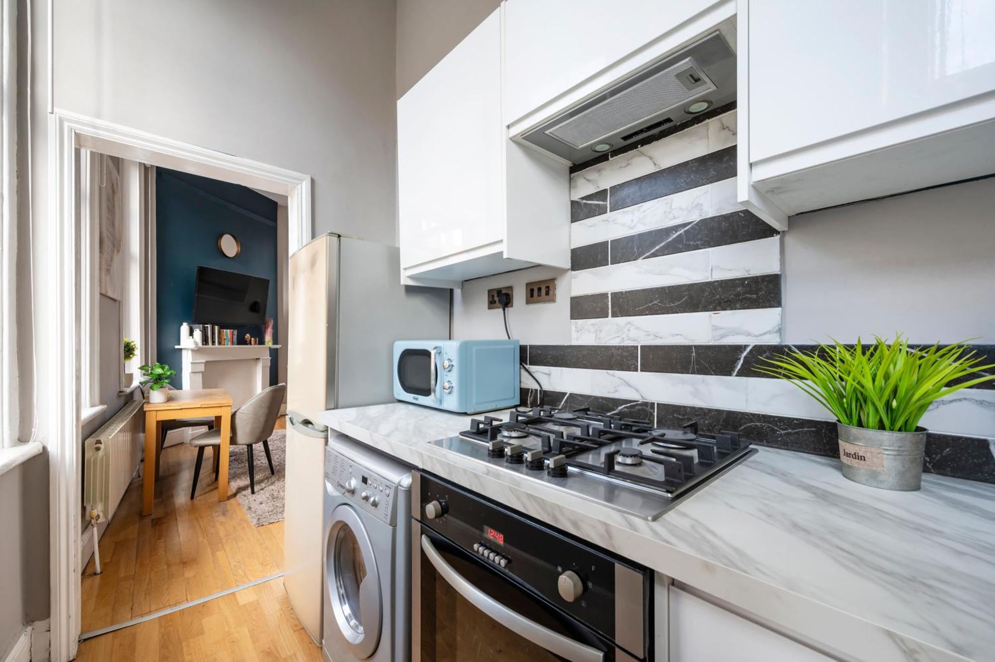 Sunny Corner In Center Of Apartament